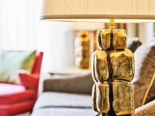 295020408 The Beverly Hills Hotel - Dorchester Collection