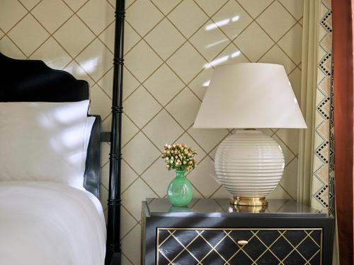 295020427 The Beverly Hills Hotel - Dorchester Collection