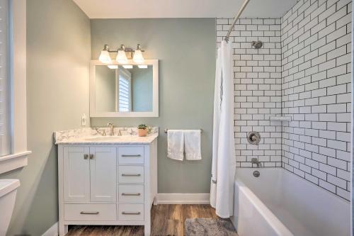 Chic Hideaway with Fire Pit Less Than 2 Miles to Beach! - image 35