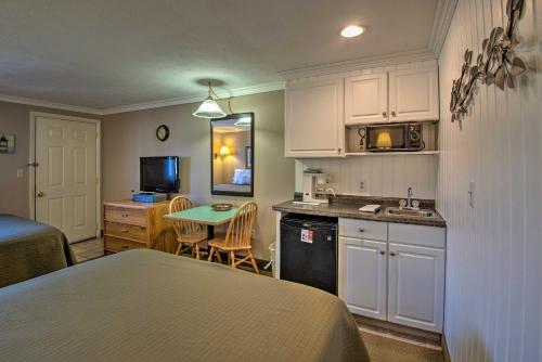 Southern Maine Retreat Less Than 2 Mi to Wells Beach! - image 9