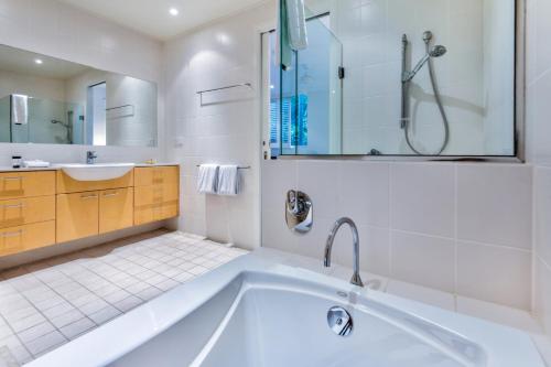 Pavillions 11 on Hamilton Island, waterfront apartment with private pool and buggy