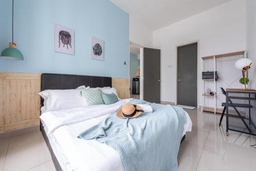 1 - 4 Pax, Dpulze One Bedroom Home with Netflix