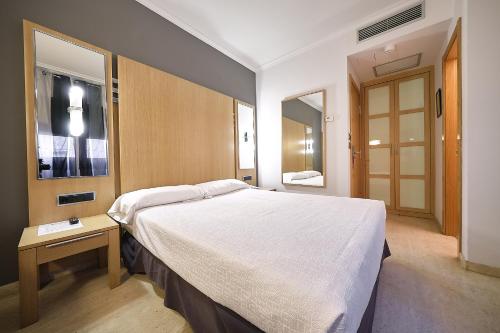 Hotel Faro Salazón - image 12