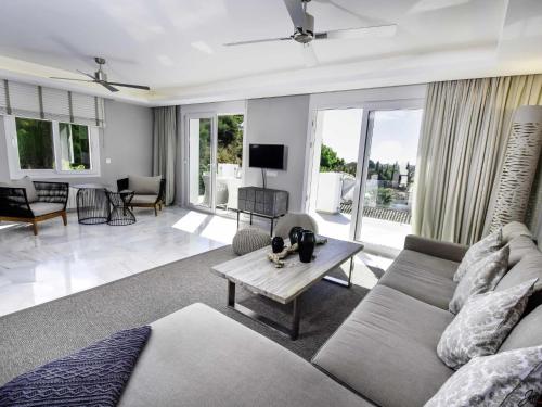 7001 exquisite high standard villa, heated pool