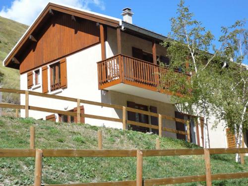 Chalet N°12 for 4 to 6 people with private terrace and glacier view