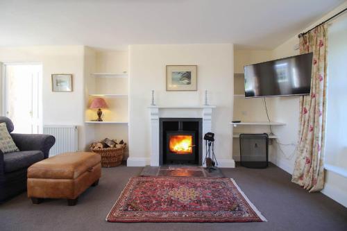 Meadow House - image 6