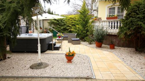 Kolam air panas, Beata Apartman in Gyula