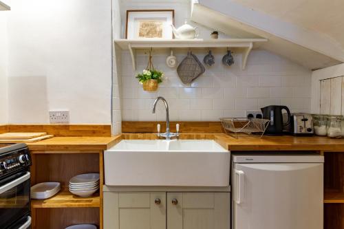 Køkken, The Shoe Box cottage with allocated parking in Malmesbury