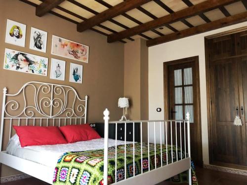 Chalet con piscina privada y jardin solo familias
