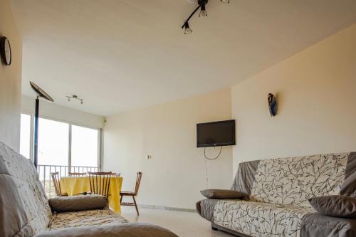 Nice studio with direct access to the sea