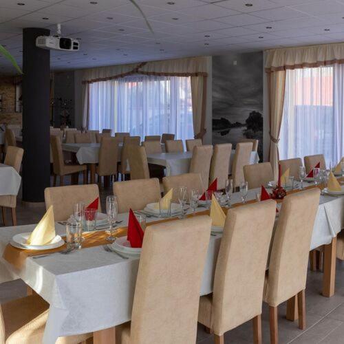Viesnīcas āriene, Ponty-Papa Rendezvényház (Ponty-Papa Rendezvenyhaz) in Dávod