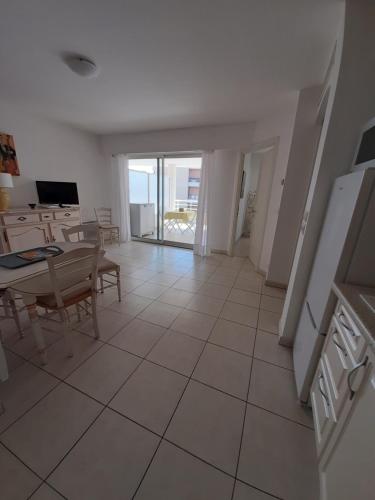 Facilities, Le chevrefeuille near Les Voiles Saint Raphael