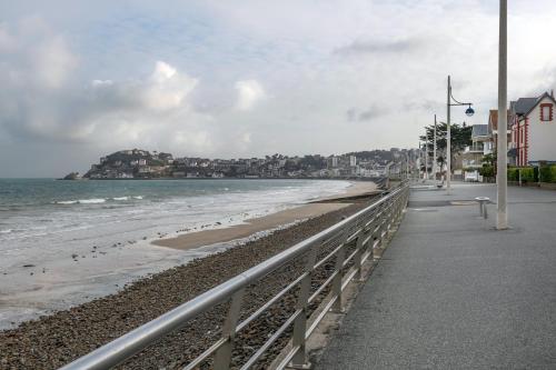 Le confort d une nouvelle residence en Bretagne - image 12