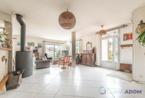 Belle maison familiale en bord de mer - image 2