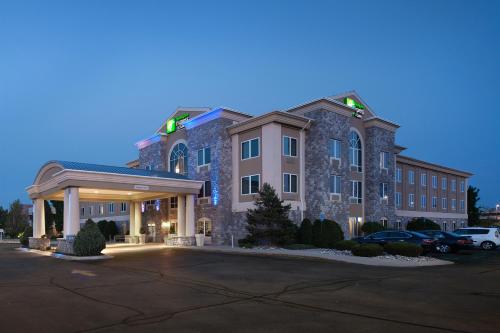 Holiday Inn Express Hotel & Suites Saginaw, an IHG Hotel