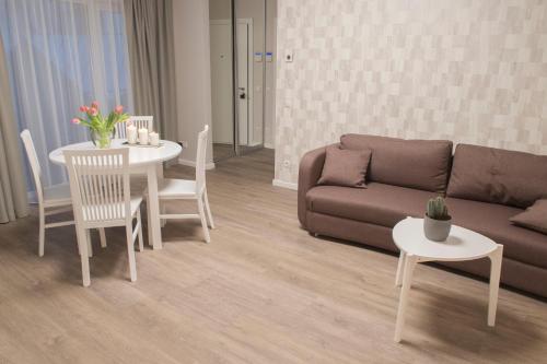 Green Hill Apartments