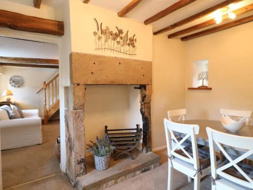 Daisy Cottage Matlock - image 4