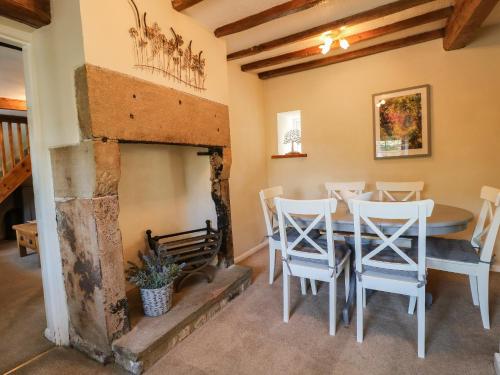 Daisy Cottage Matlock - image 9
