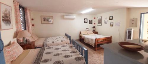 3 double beds