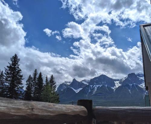 2 Bedroom Mountain View Suite