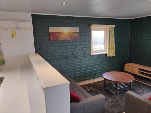  Lovely Holiday Home with Garden near Lake in Zuienkerke in Zuienkerke