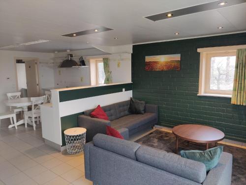  Lovely Holiday Home with Garden near Lake in Zuienkerke in Zuienkerke