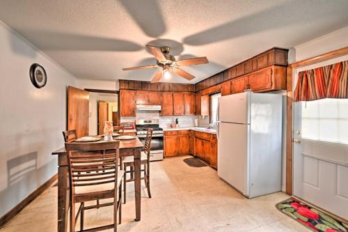 Blounts Creek House with Yard - Pets Welcome! in New Bern