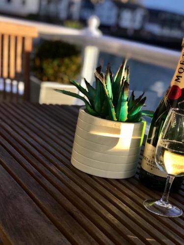 The Boathouse - image 6