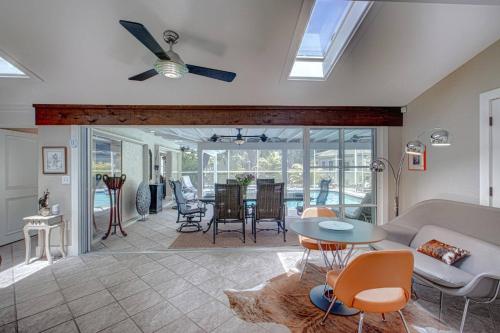 Canopy Cottage on Siesta Key in Siesta Key, USA