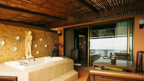화장실, 사무이 베이뷰 리조트 앤 스파 (Samui Bayview Resort & Spa) in 차웽 노이