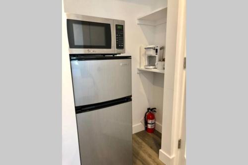 6 min to DTLA + Hollywood, Silverlake and Echo Park