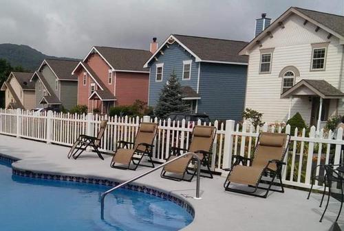 Mountain Top Penthouse Chalet with 3 balconies! - image 8