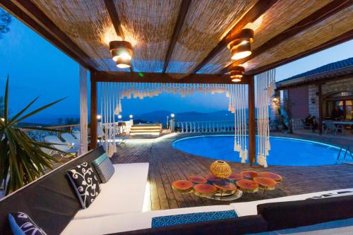 Eva's Luxury Villa - Accommodation - Kritharia