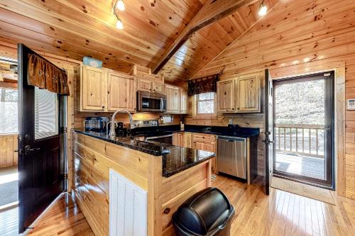 Misty Mountain Cabin - main image