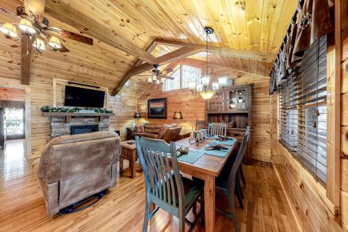 Misty Mountain Cabin - image 2