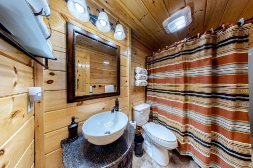 Misty Mountain Cabin - image 8