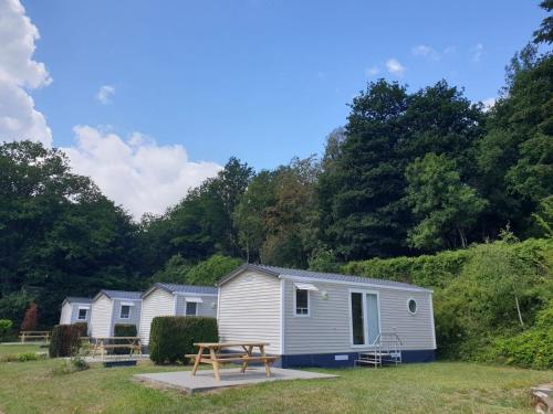 Fine chalet with microwave located in the Ardennes