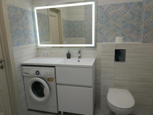 Aquamarine Apart - image 2