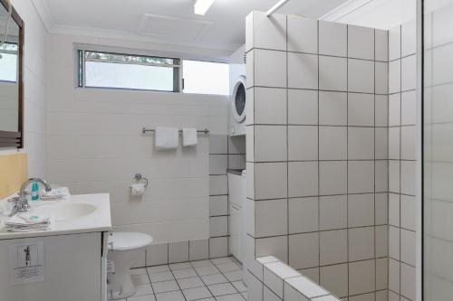 Classic Two Bedroom Apartment  image 4