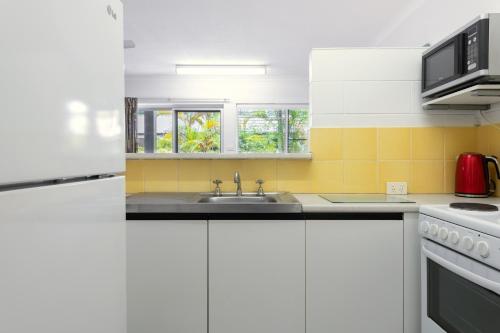 Classic Two Bedroom Apartment  image 5