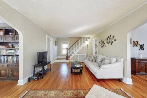 Belltown Retreat detail