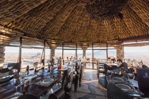 餐廳, 維格克里普小屋 (Vingerklip Lodge) in 霍里克薩斯