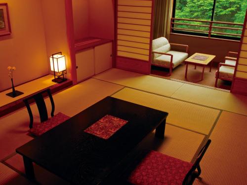 Deluxe Japanese-Style Room - Non-Smoking(Main BLD) - Breakfast + Buffet Dinner