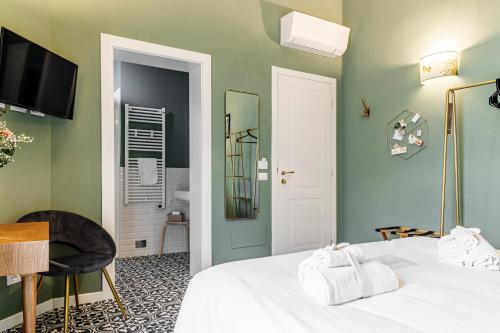 La Lu cozy rooms 2 - Tap to explore photos