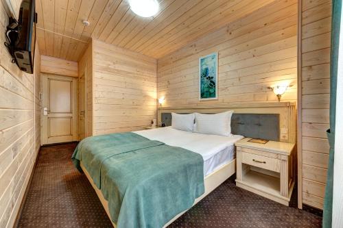 Economy Twin Room with Spa Access