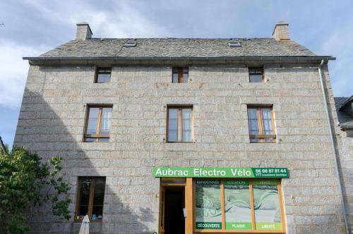 Village de Nasbinals Aubrac Electro Vélo