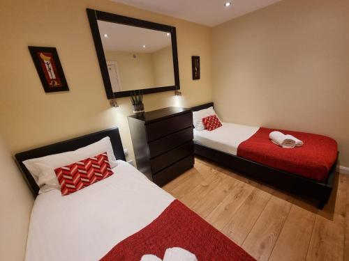 144 - ExcellentStays - 2 Bedroom Flat - Tap to explore photos