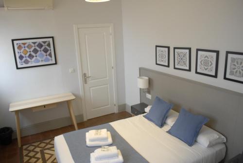La Perla Granada Suites - image 14