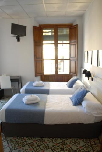 La Perla Granada Suites - image 10