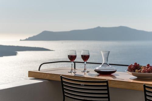 295215171 Porto Fira Suites